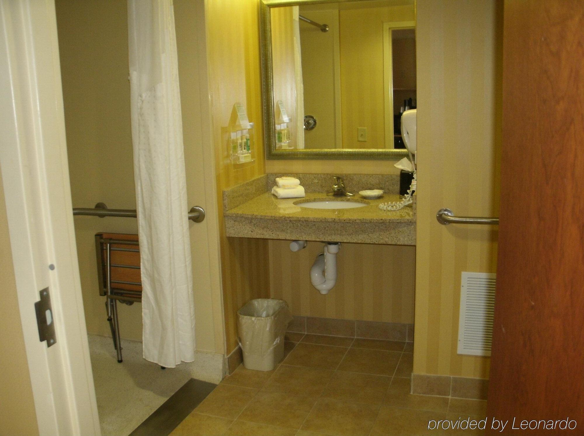 Holiday Inn Rocky Mount I-95 @ Us 64 By Ihg Bagian luar foto